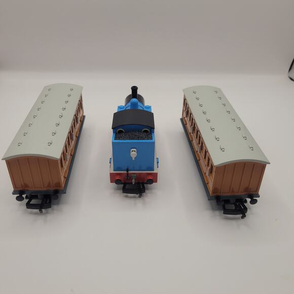 2002 Limited Bachmann Thomas the Tank Engine with Annie and Clarabel - Picture 2 of 10
